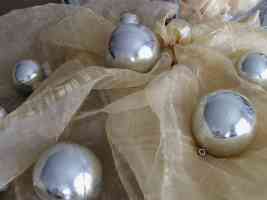 hanging silver tree baubles