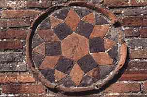 geometric wall pattern in pompeii
