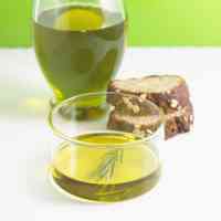 olive oil and bread