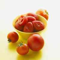 cooked and raw tomatoes