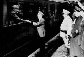 hitler seeing mussolini off from the train