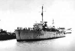 HMAS Castlemaine Minesweeper Boat
