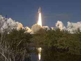 Columbia Roars to Space 1 16 2003