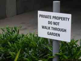 private property do not walk through garden