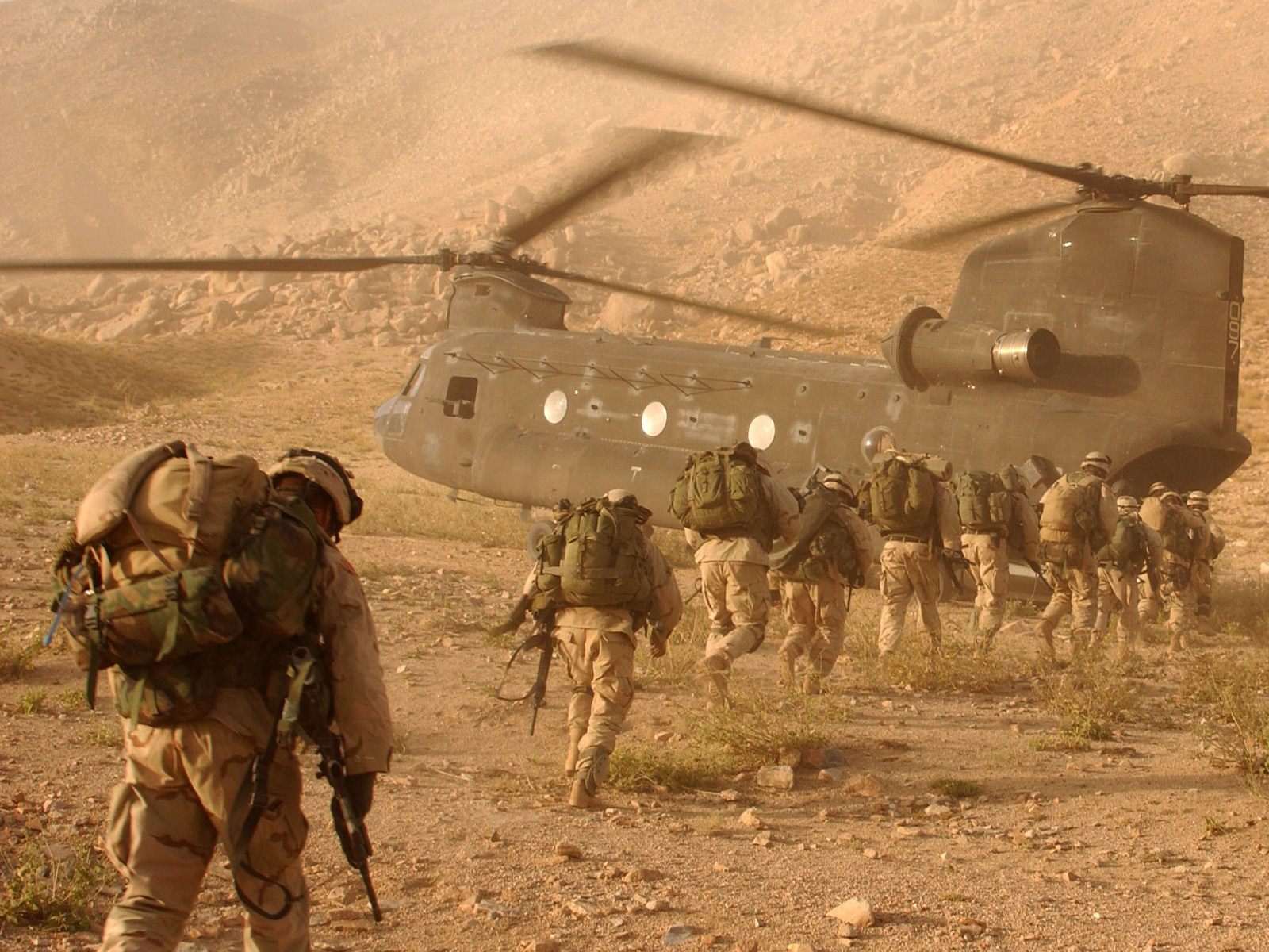 CH 47 Chinook Helicopter Daychopan Province Afghanistan