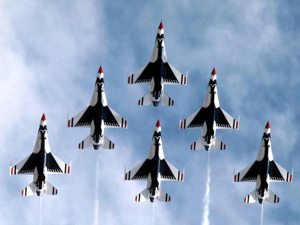 USAF-fighters-Thunderbirds-F16-in-format
