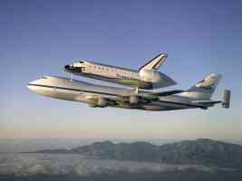 Piggyback Space Shuttle Atlantis and Boeing 747