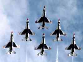 USAF fighters Thunderbirds F16 in formation