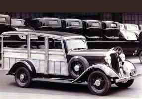1933 Dodge Westchester Suburban fvl BW