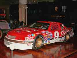 1987 Ford Thunderbird NASCAR Race Car Qualified by Bill Elliott at 212 8 MPH fvl H Ford Museum CS